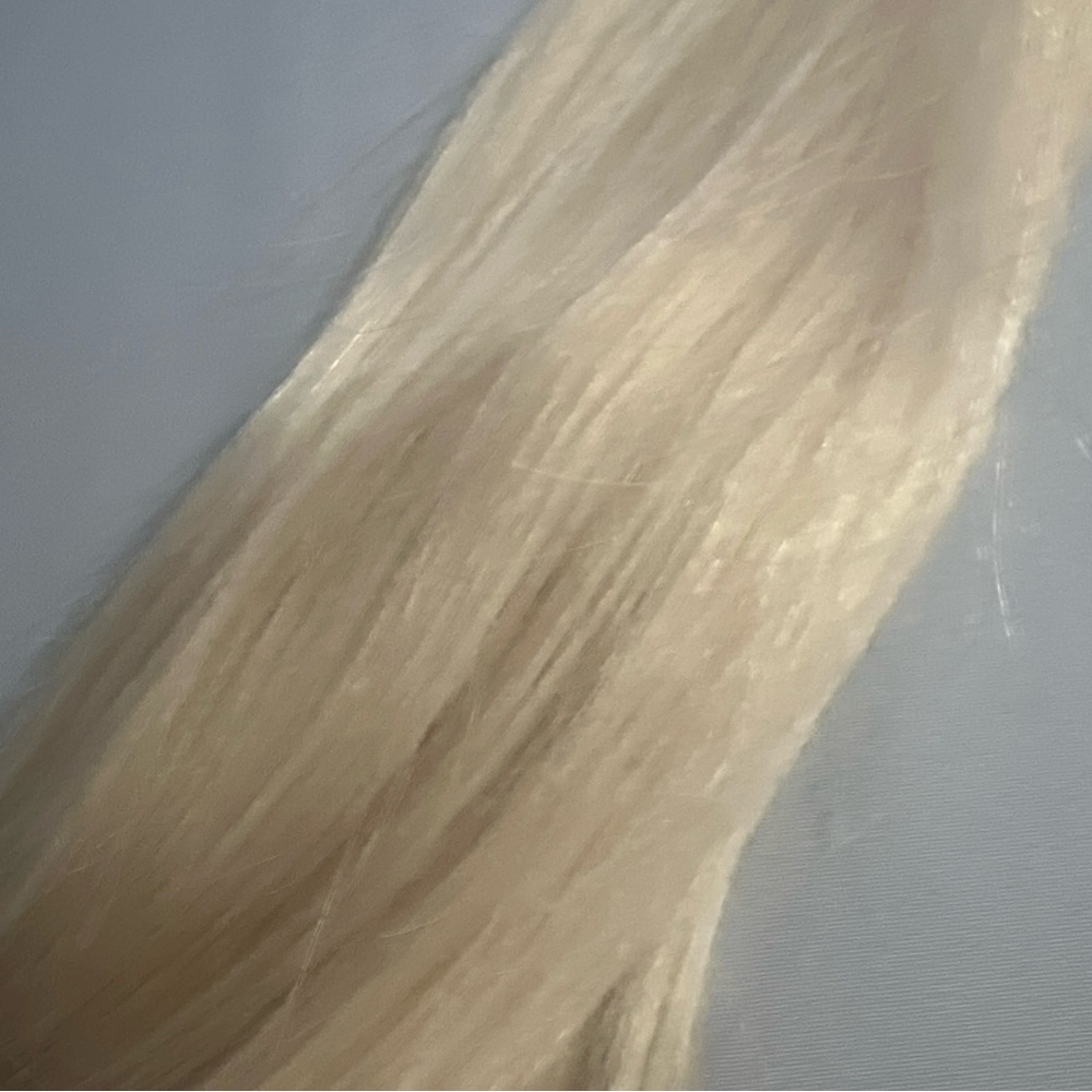 BELLAMI Platinum Blonde Hair Extensions- 22 inches long